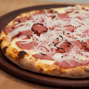 Pizza de Calabresa